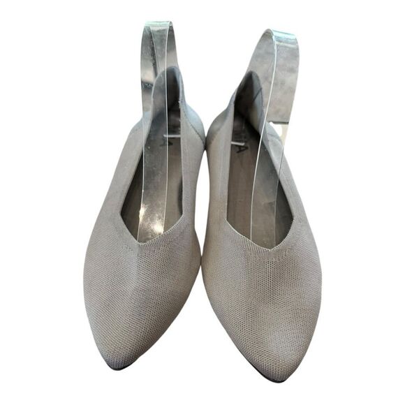 MIA Kerri Women's Light Gray Slip-on Pointed Toe Flats 11 - Picture 4 of 6